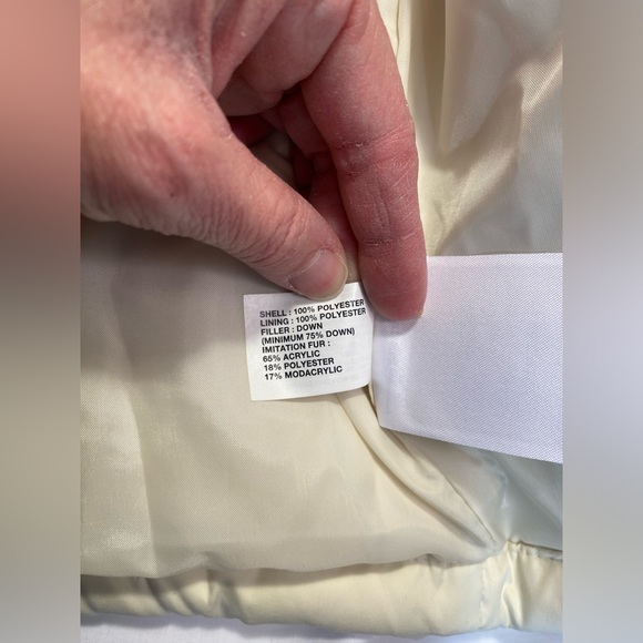 GAP Ivory Down Vest with removable faux fur hood XL no tags but never wore - Picture 9 of 12